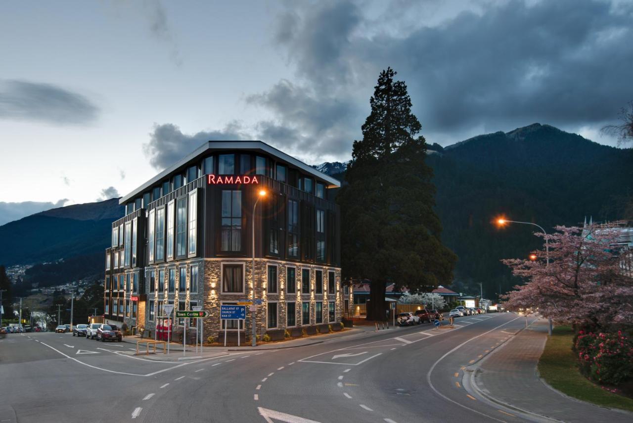 Ramada By Wyndham Queenstown Central Buitenkant foto