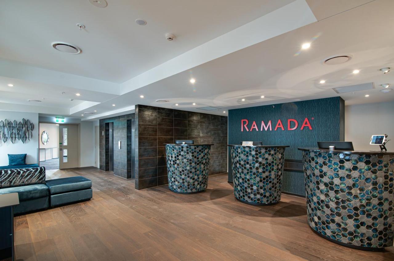 Ramada By Wyndham Queenstown Central Buitenkant foto