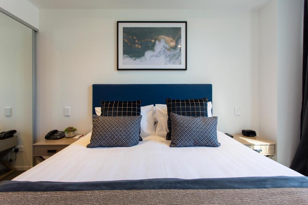 Ramada By Wyndham Queenstown Central Buitenkant foto