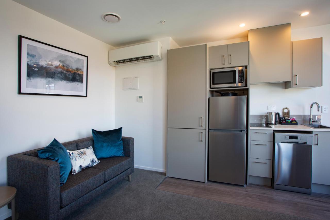 Ramada By Wyndham Queenstown Central Buitenkant foto