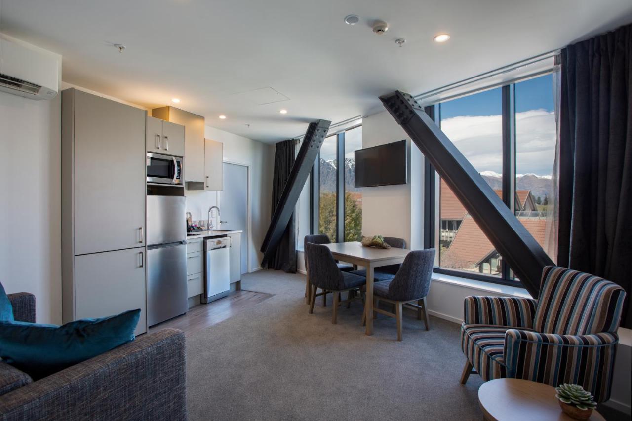 Ramada By Wyndham Queenstown Central Buitenkant foto