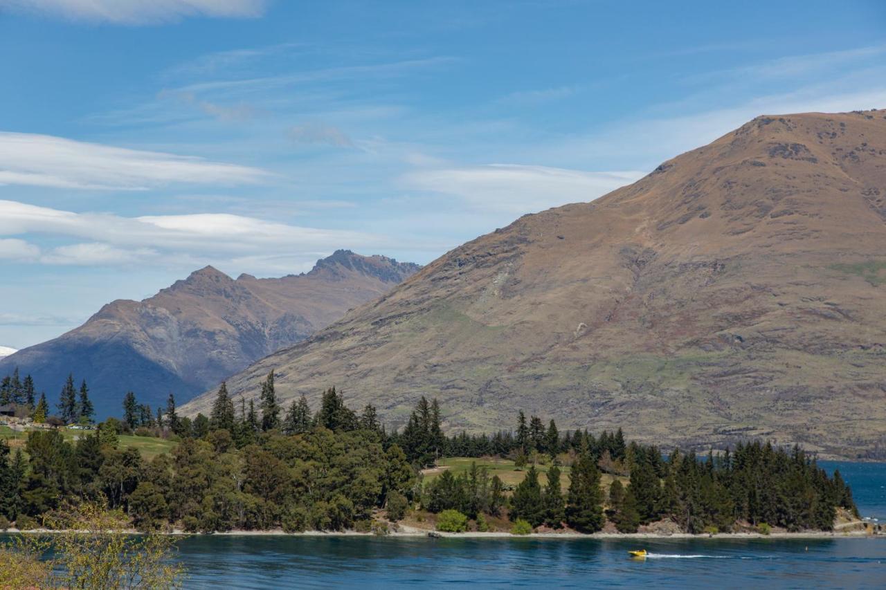 Ramada By Wyndham Queenstown Central Buitenkant foto