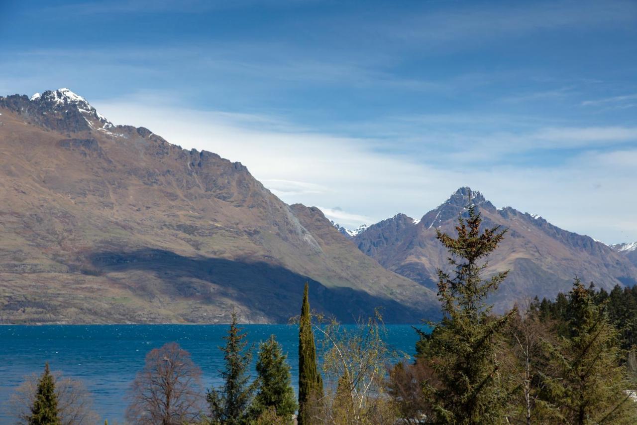 Ramada By Wyndham Queenstown Central Buitenkant foto