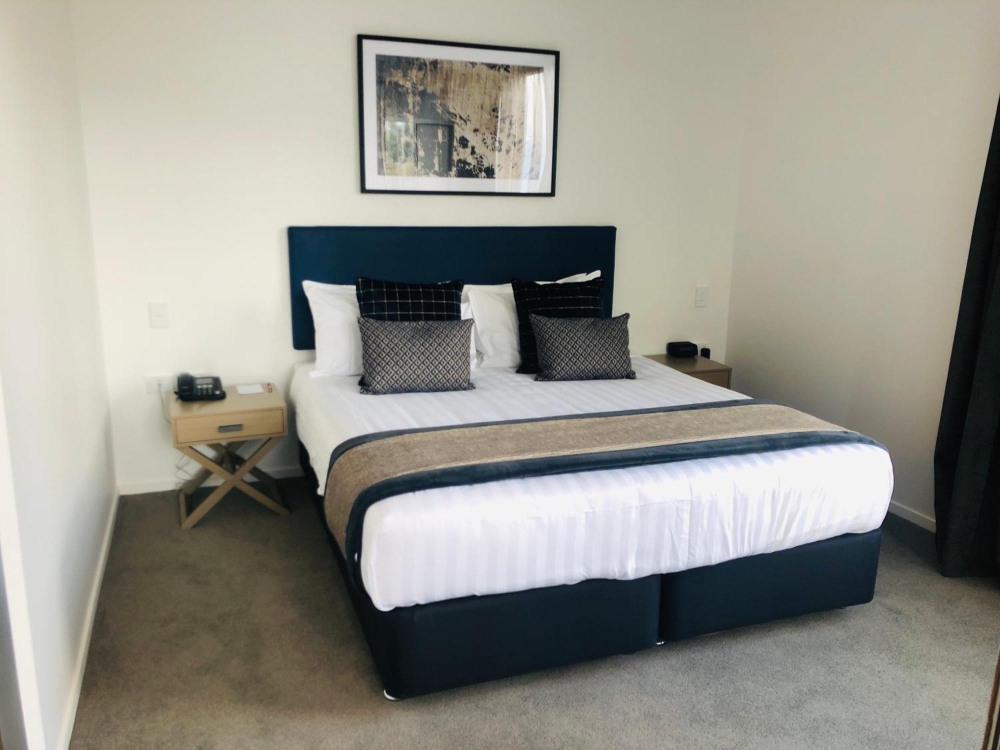 Ramada By Wyndham Queenstown Central Buitenkant foto