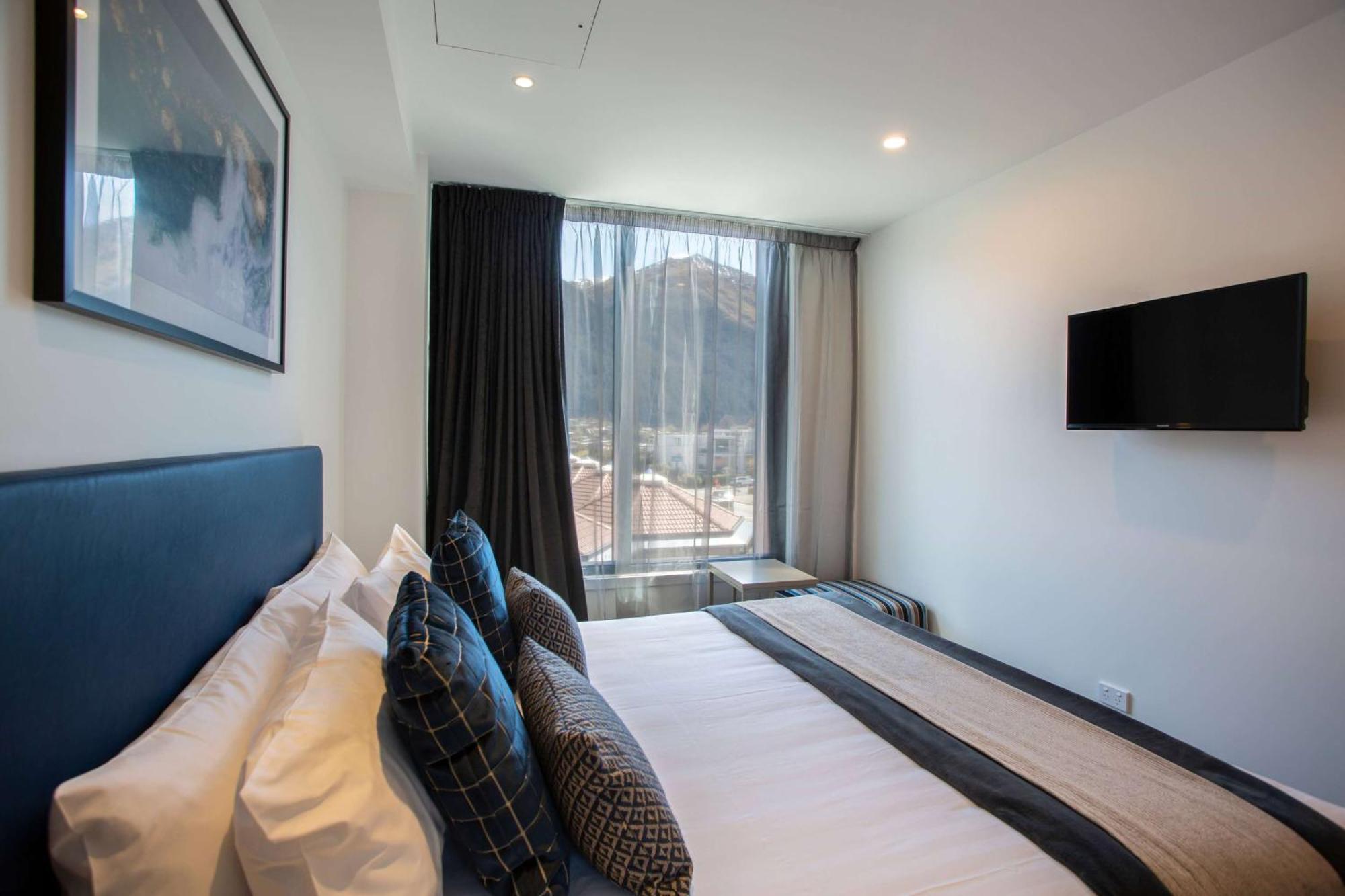 Ramada By Wyndham Queenstown Central Buitenkant foto