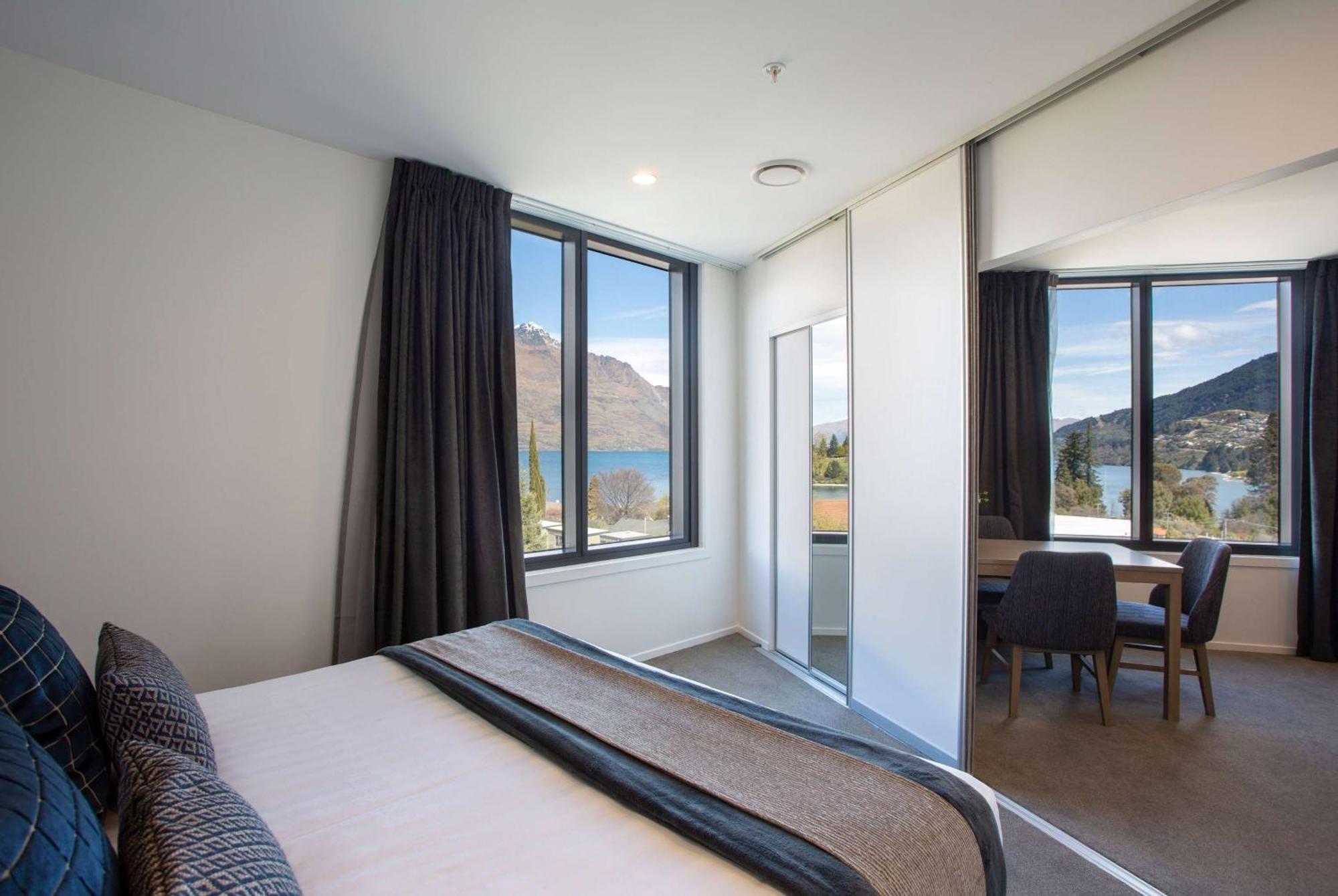 Ramada By Wyndham Queenstown Central Buitenkant foto