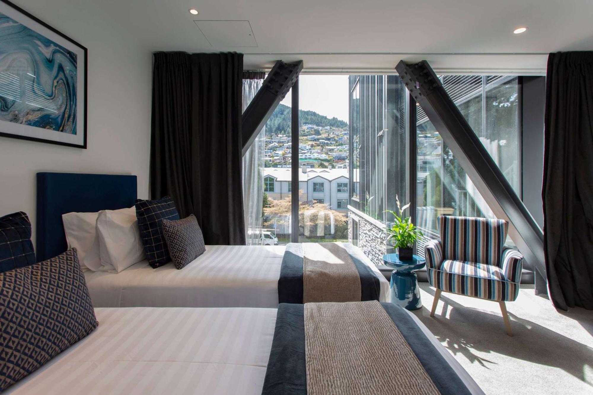 Ramada By Wyndham Queenstown Central Buitenkant foto