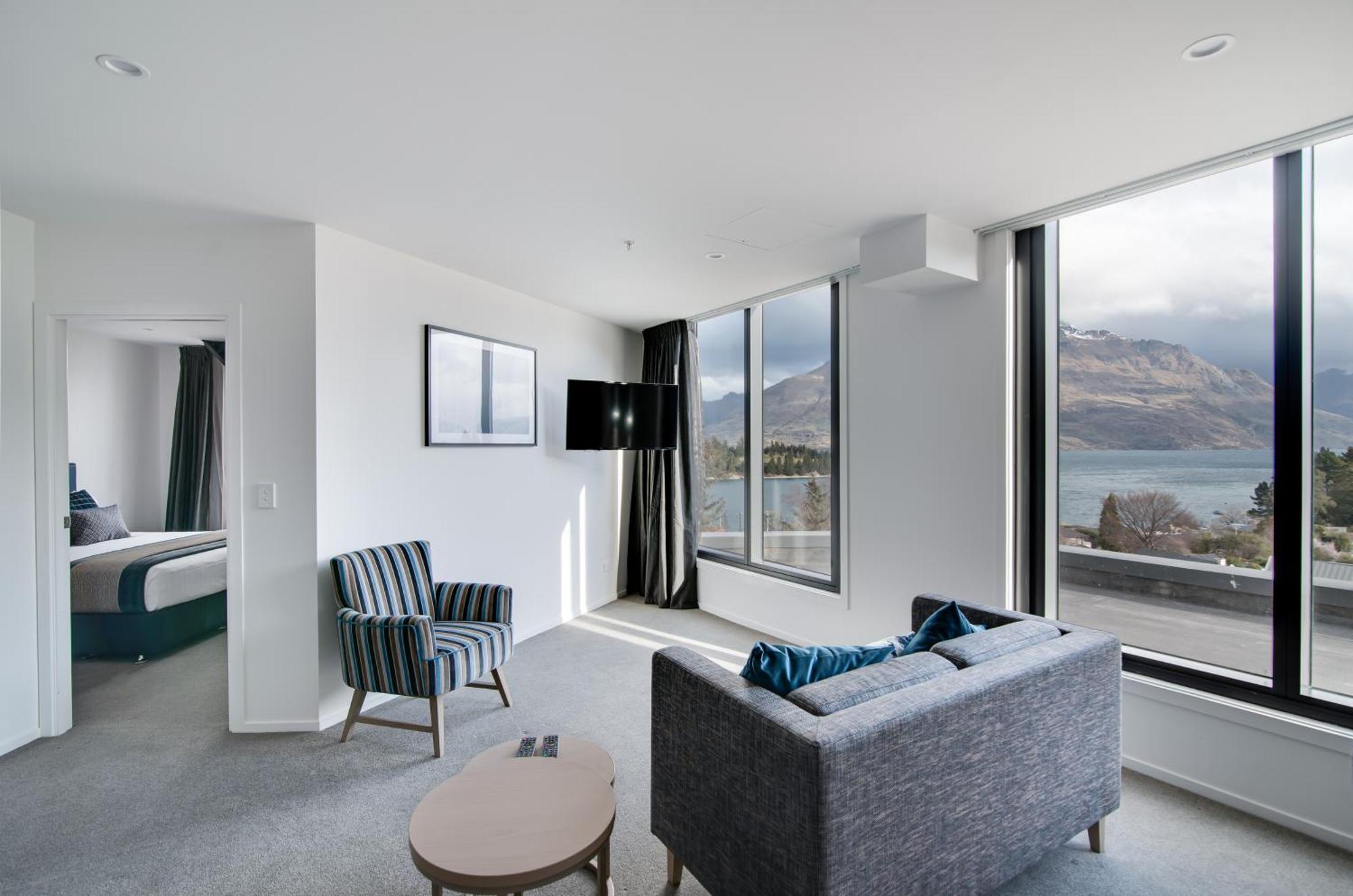 Ramada By Wyndham Queenstown Central Buitenkant foto