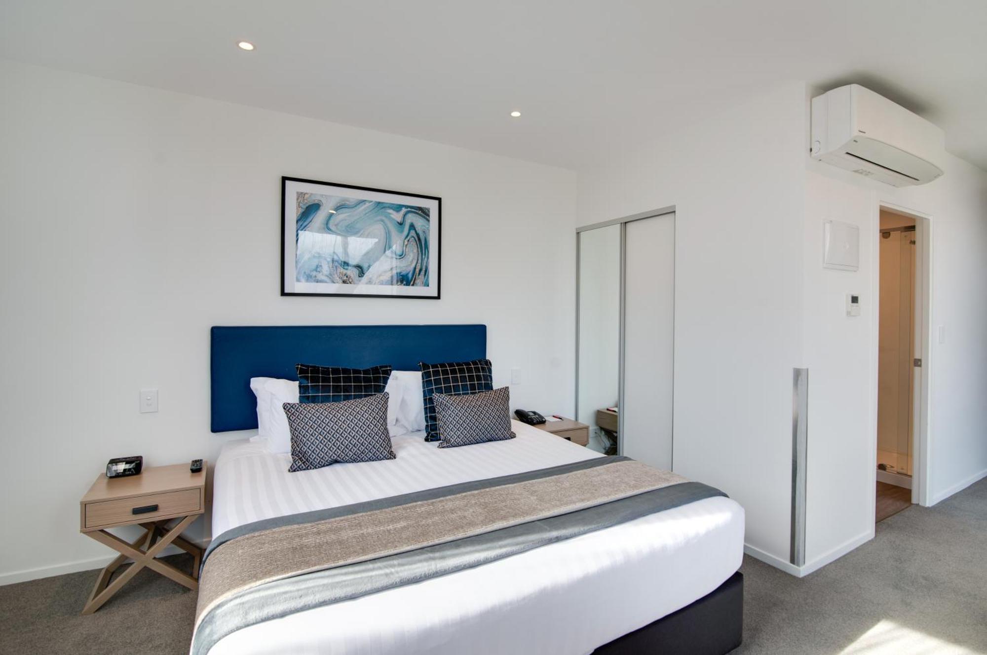Ramada By Wyndham Queenstown Central Buitenkant foto