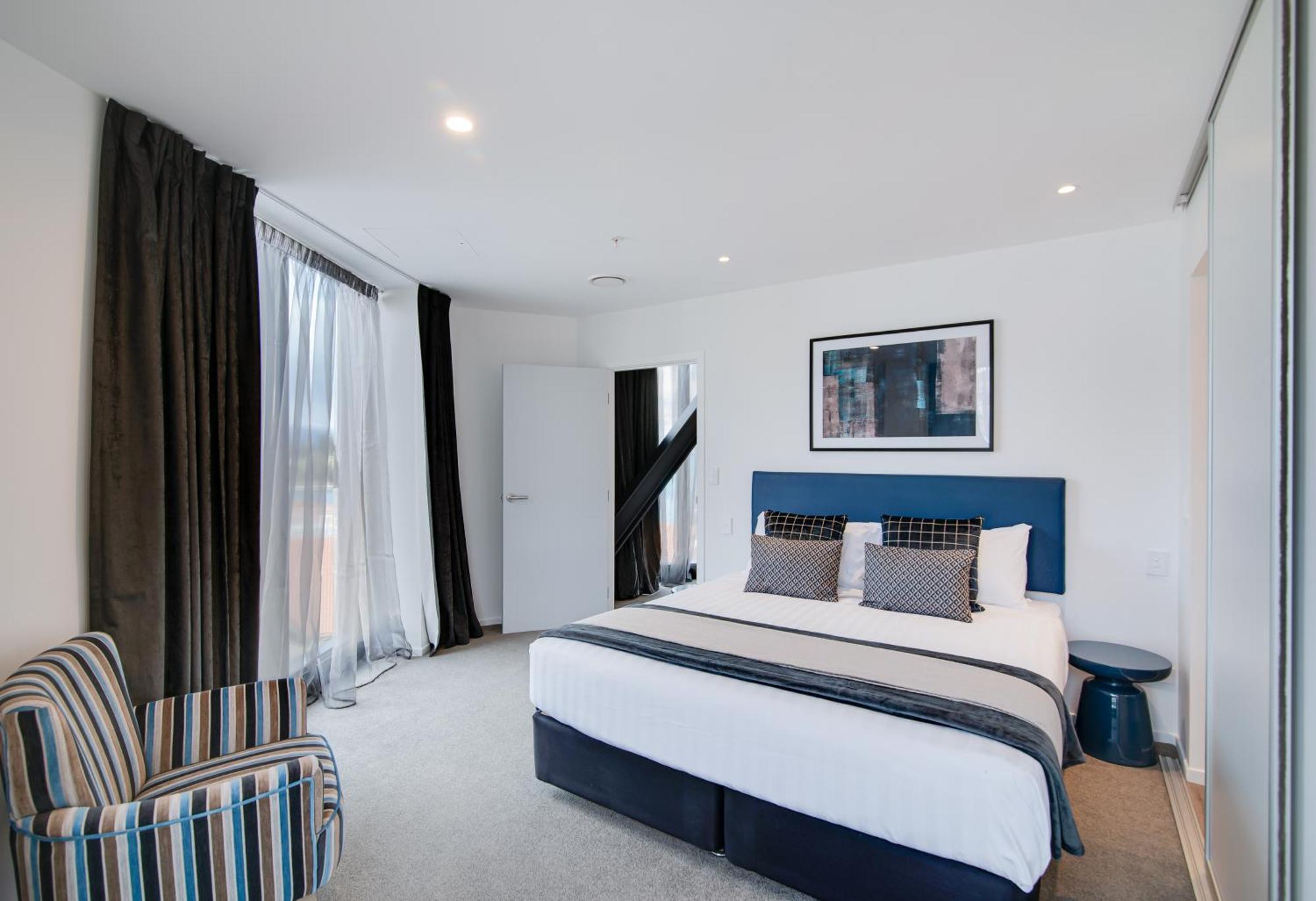 Ramada By Wyndham Queenstown Central Buitenkant foto