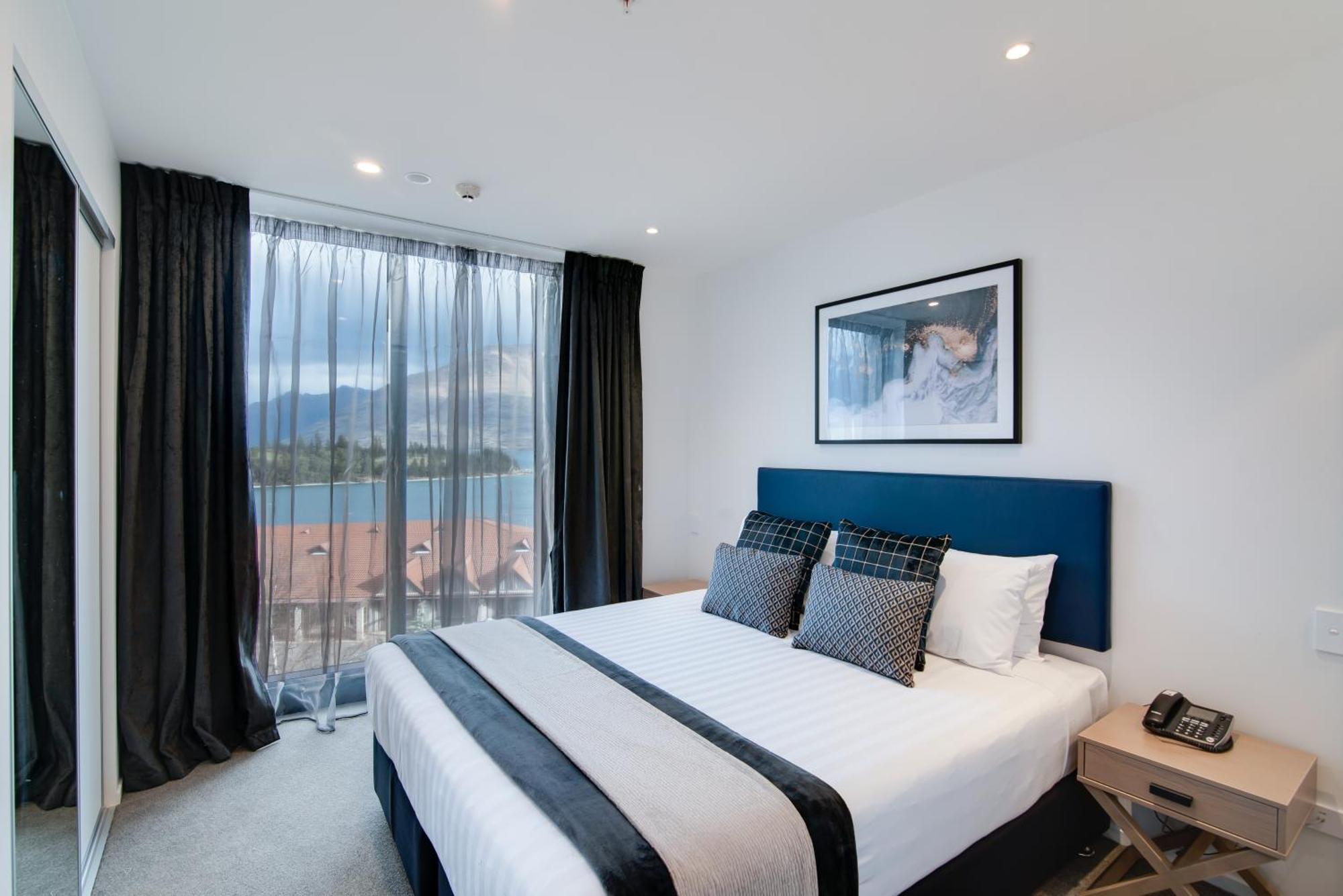 Ramada By Wyndham Queenstown Central Buitenkant foto