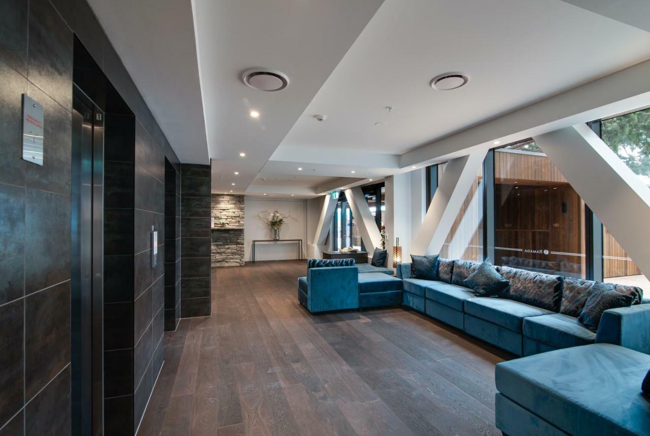 Ramada By Wyndham Queenstown Central Buitenkant foto