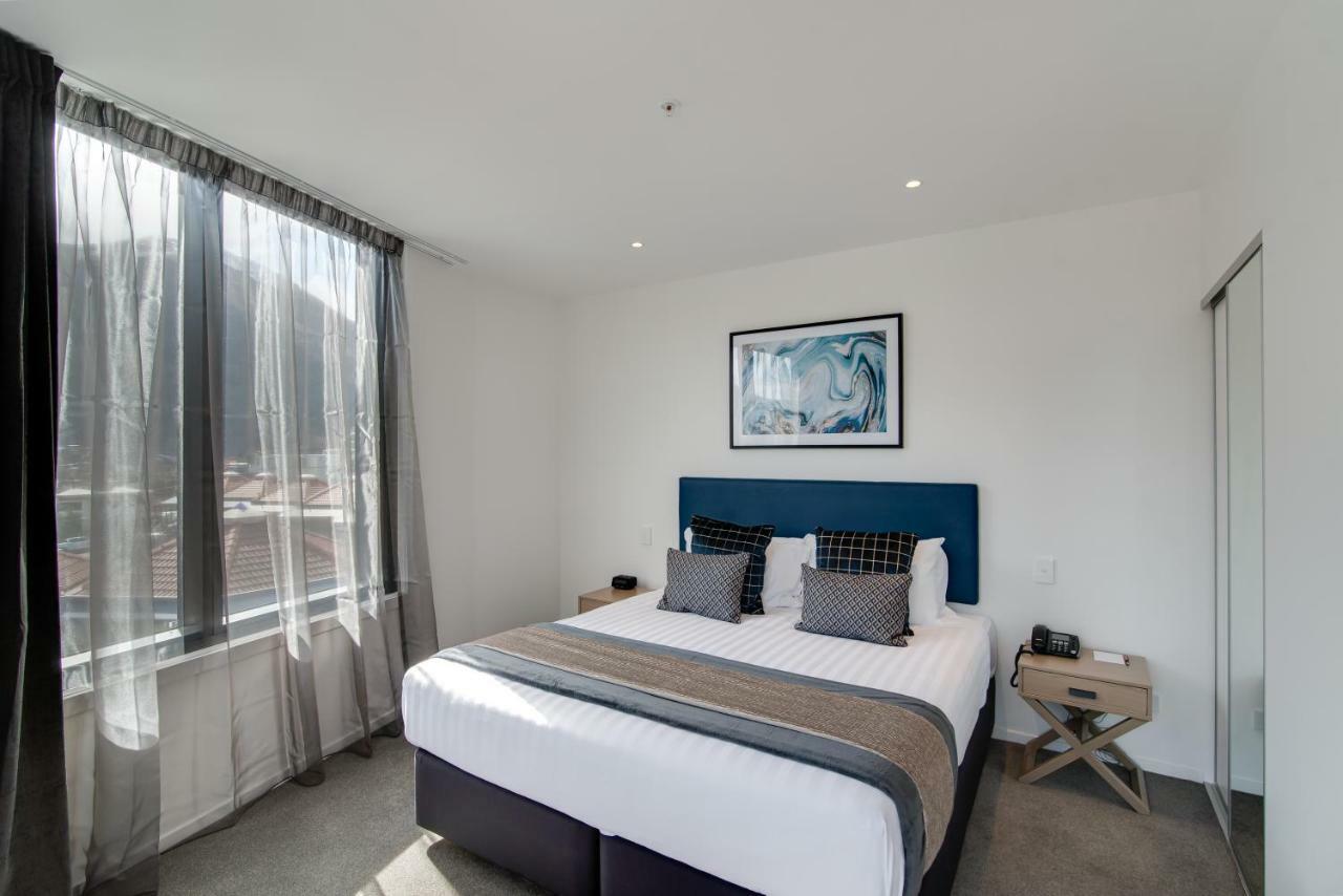 Ramada By Wyndham Queenstown Central Buitenkant foto